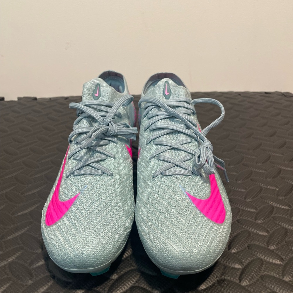 Nike Athletic Shoes in Light Blue and Pink
